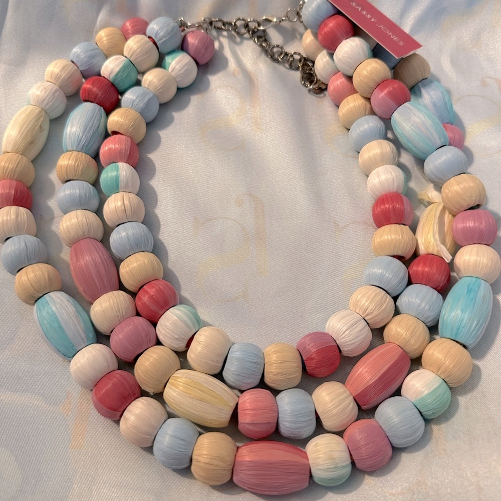 Multicolored necklace